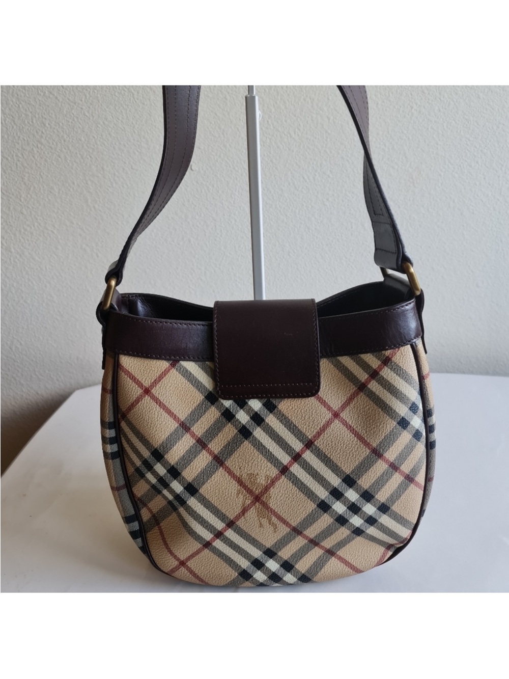 Gorgeous Burberry bag - Picture 2 of 4